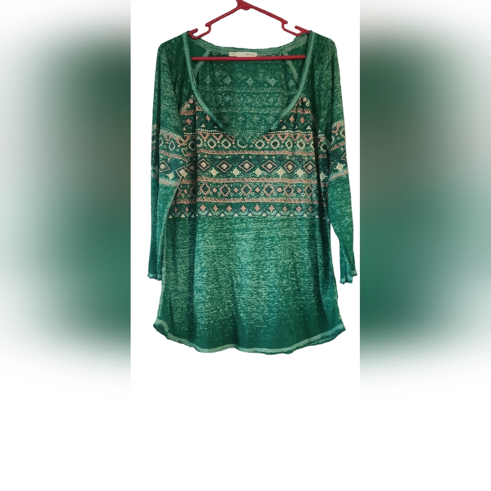 Very thin 3/4 sleeve top